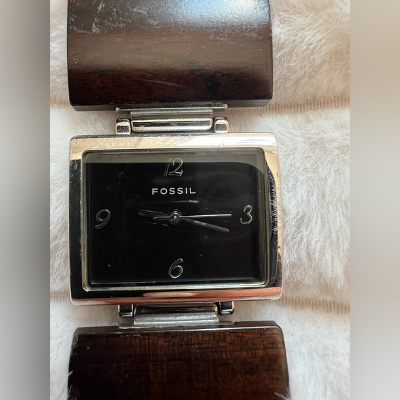 Fossil Watch - Picture 7 of 9